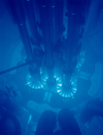 Figure 1. Cherenkov radiation in the core of the Advanced Test Reactor [image: Argonne National Laboratory].